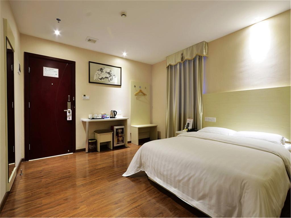 גואנגג'ואו Fucheng Business Hotel מראה חיצוני תמונה